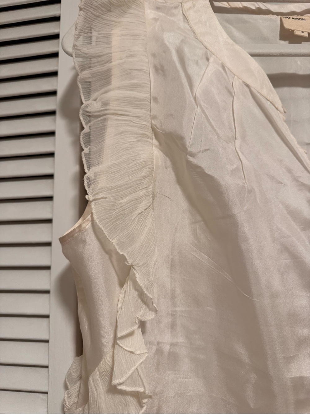 GAT RIMON Cream Ruffled Sleeveless Button-Front Silk Top - Picture 2 of 8